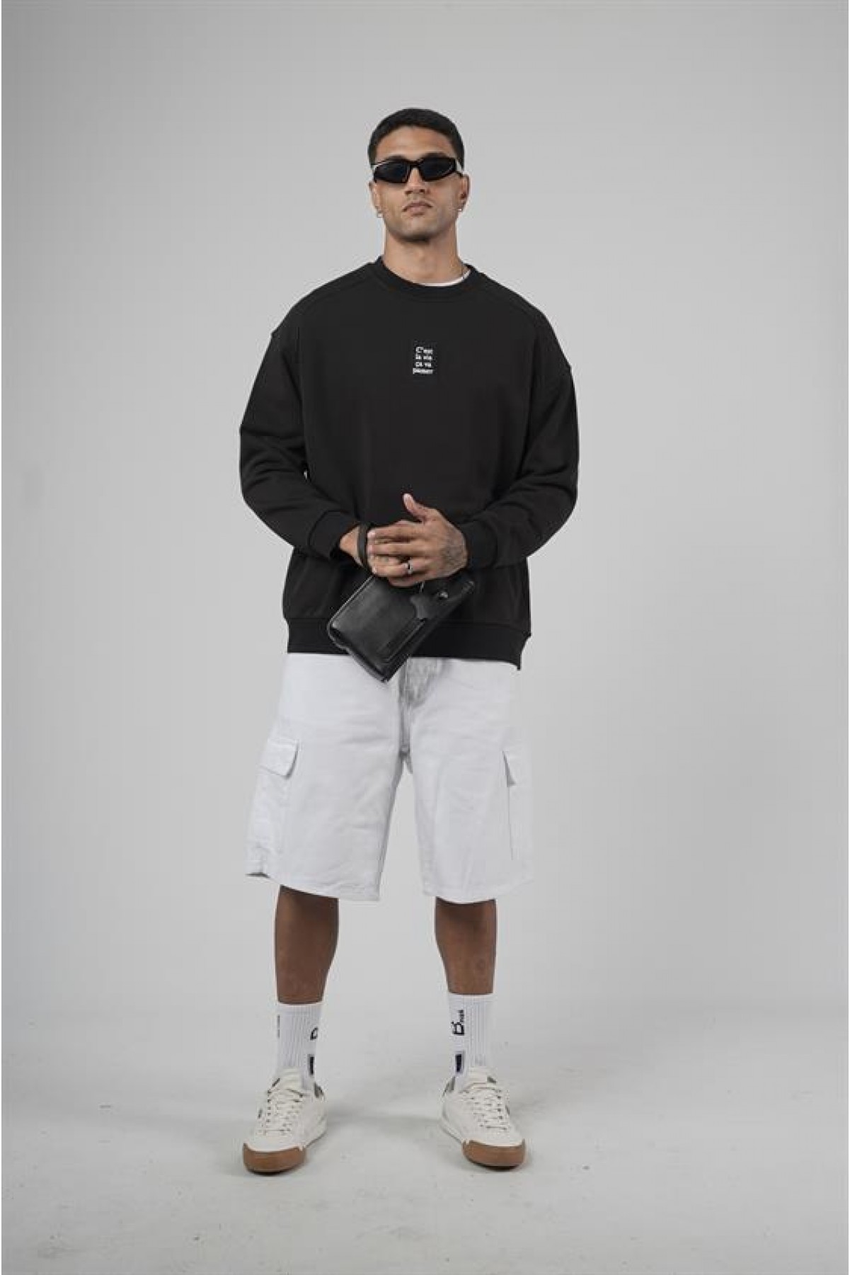 Bisiklet Yaka Önü Etiket Detaylı Oversize Basic Erkek Sweatshirt S