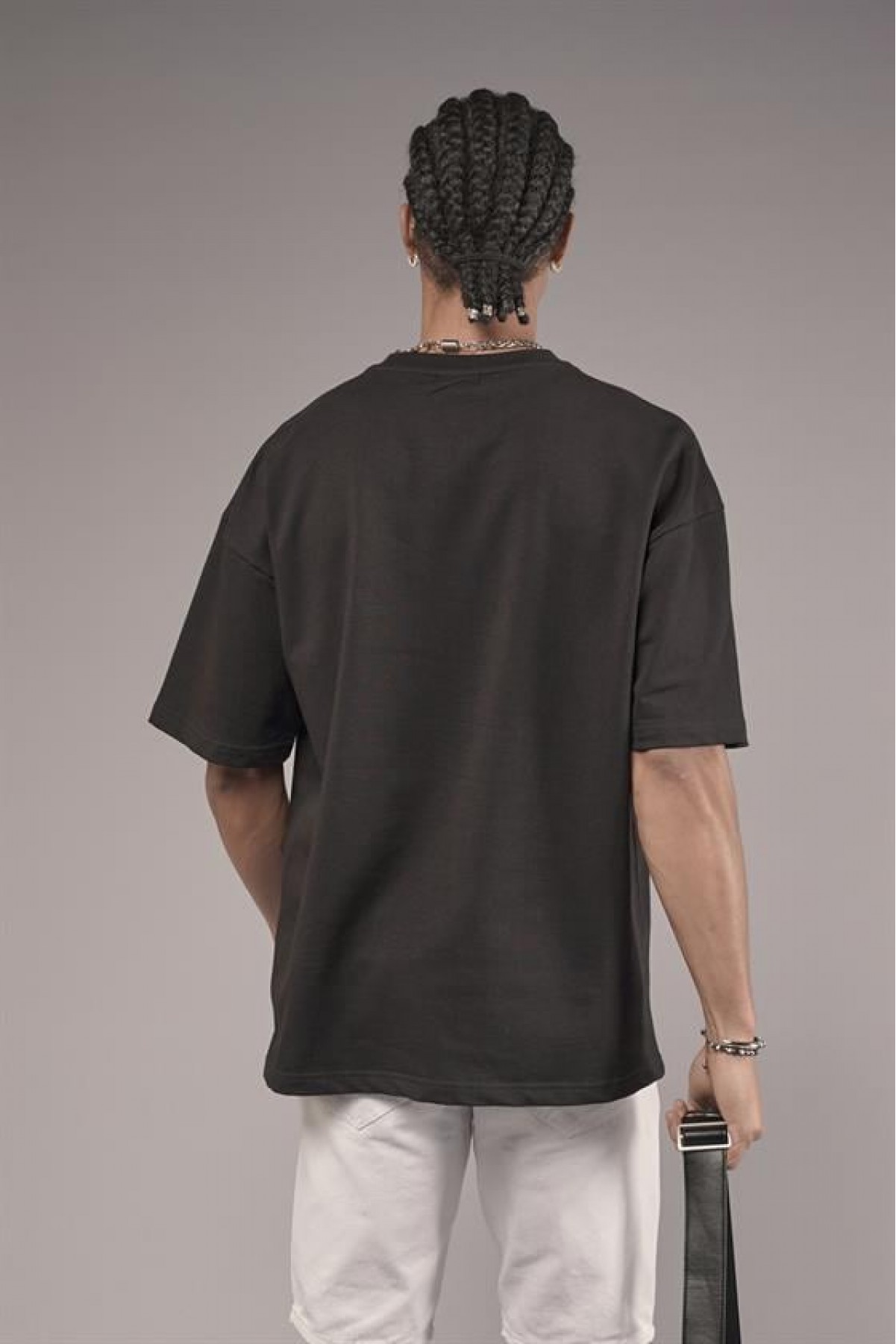 Bisiklet Yaka Önü Nakış Detaylı Oversize Kalıp Tişört S