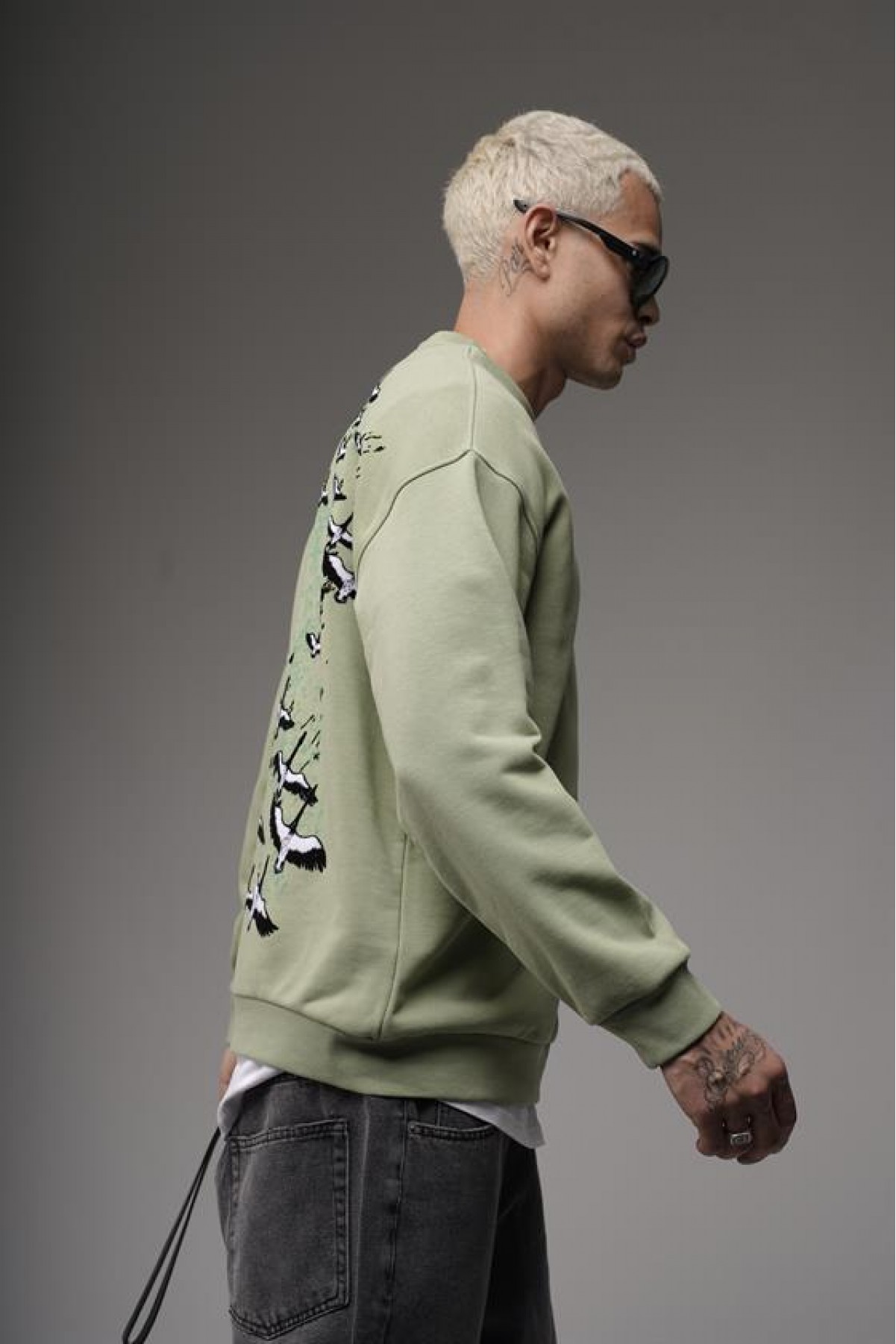 Bisiklet Yaka Sırtı Leylek Baskılı Nakışlı Oversize Kalıp Sweatshirt S