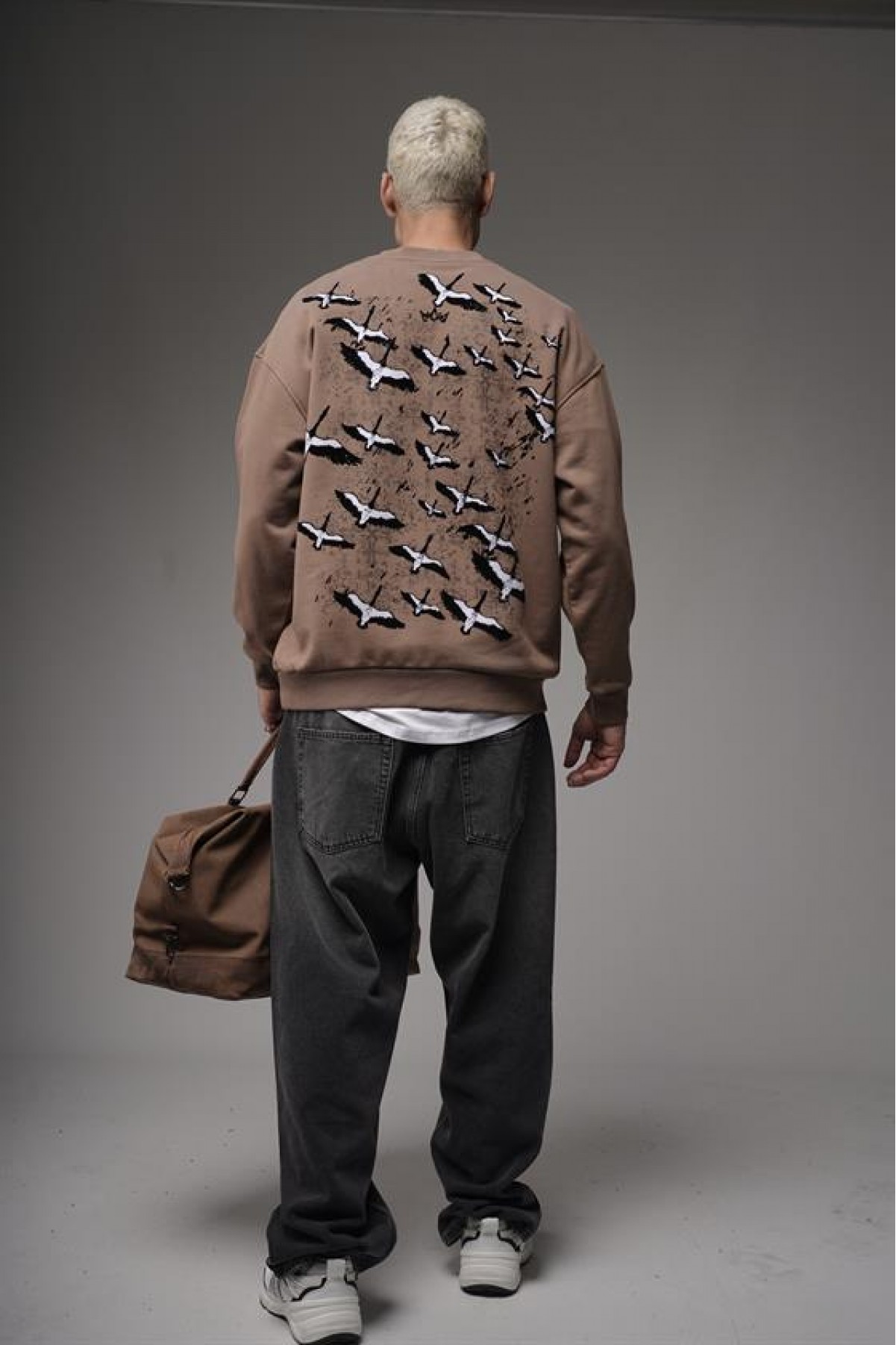 Bisiklet Yaka Sırtı Leylek Baskılı Nakışlı Oversize Kalıp Sweatshirt S