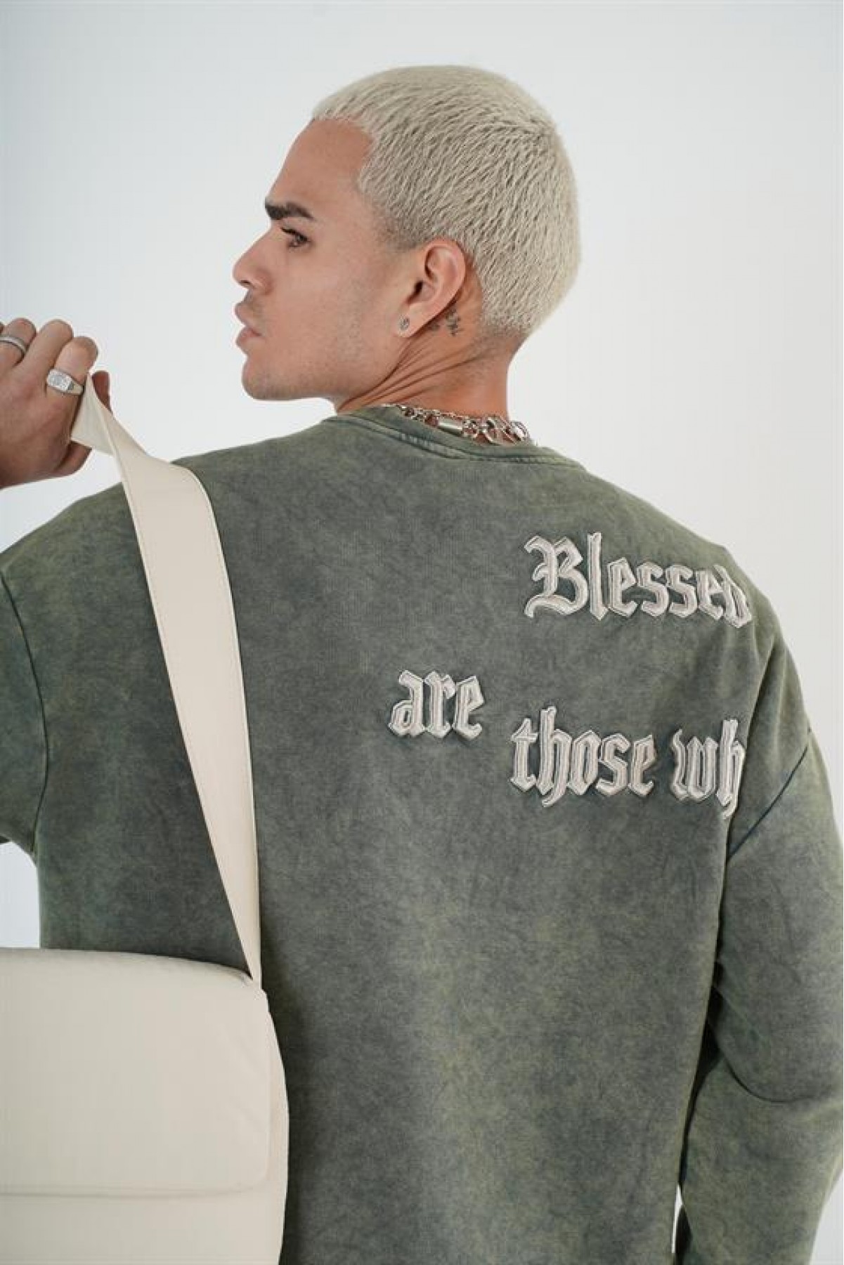 Bisiklet Yaka Yazı Nakışlı Yıkamalı Oversize Kalıp Unisex Sweatshirt S