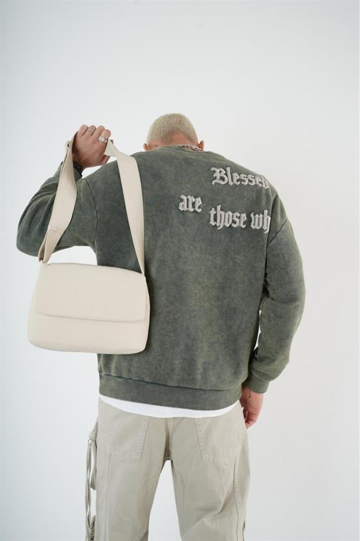 Bisiklet Yaka Yazı Nakışlı Yıkamalı Oversize Kalıp Unisex Sweatshirt S