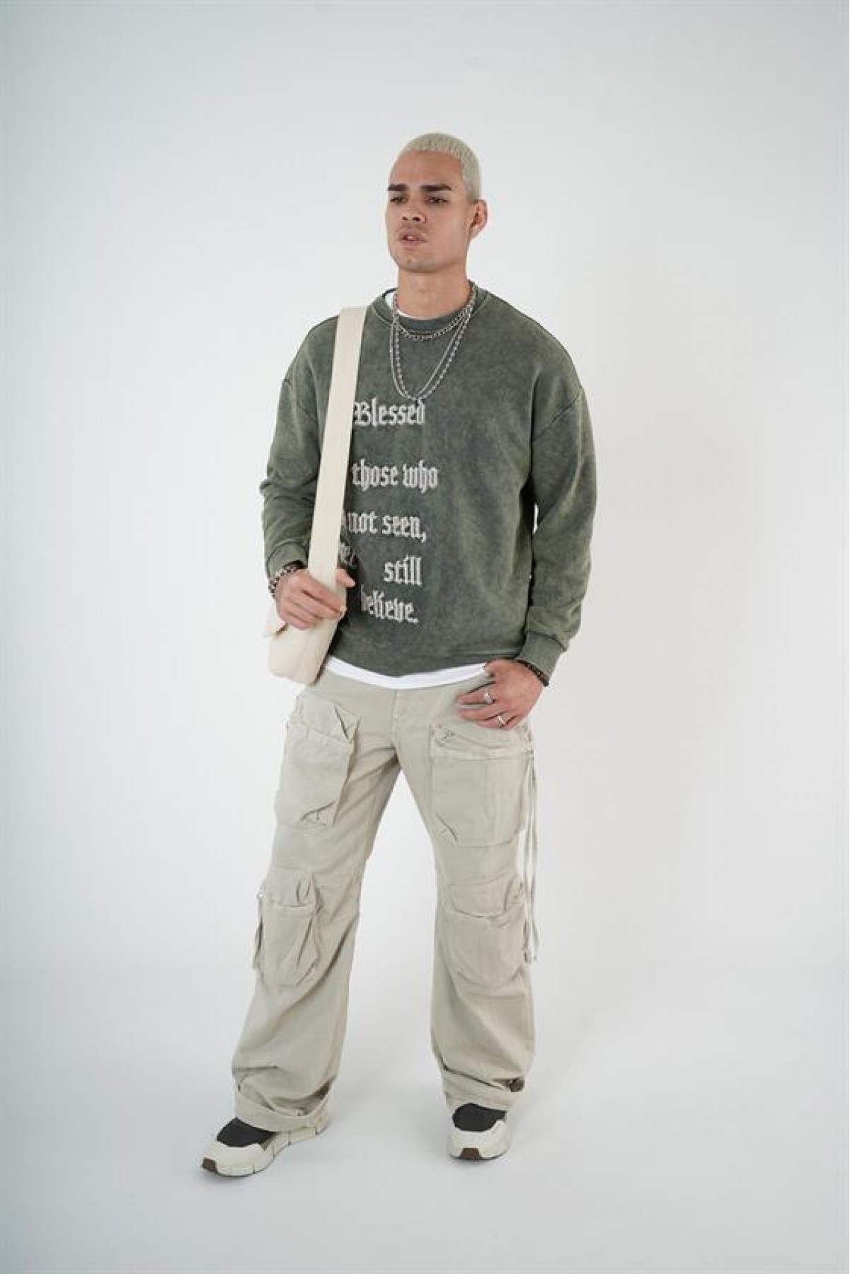 Bisiklet Yaka Yazı Nakışlı Yıkamalı Oversize Kalıp Unisex Sweatshirt S