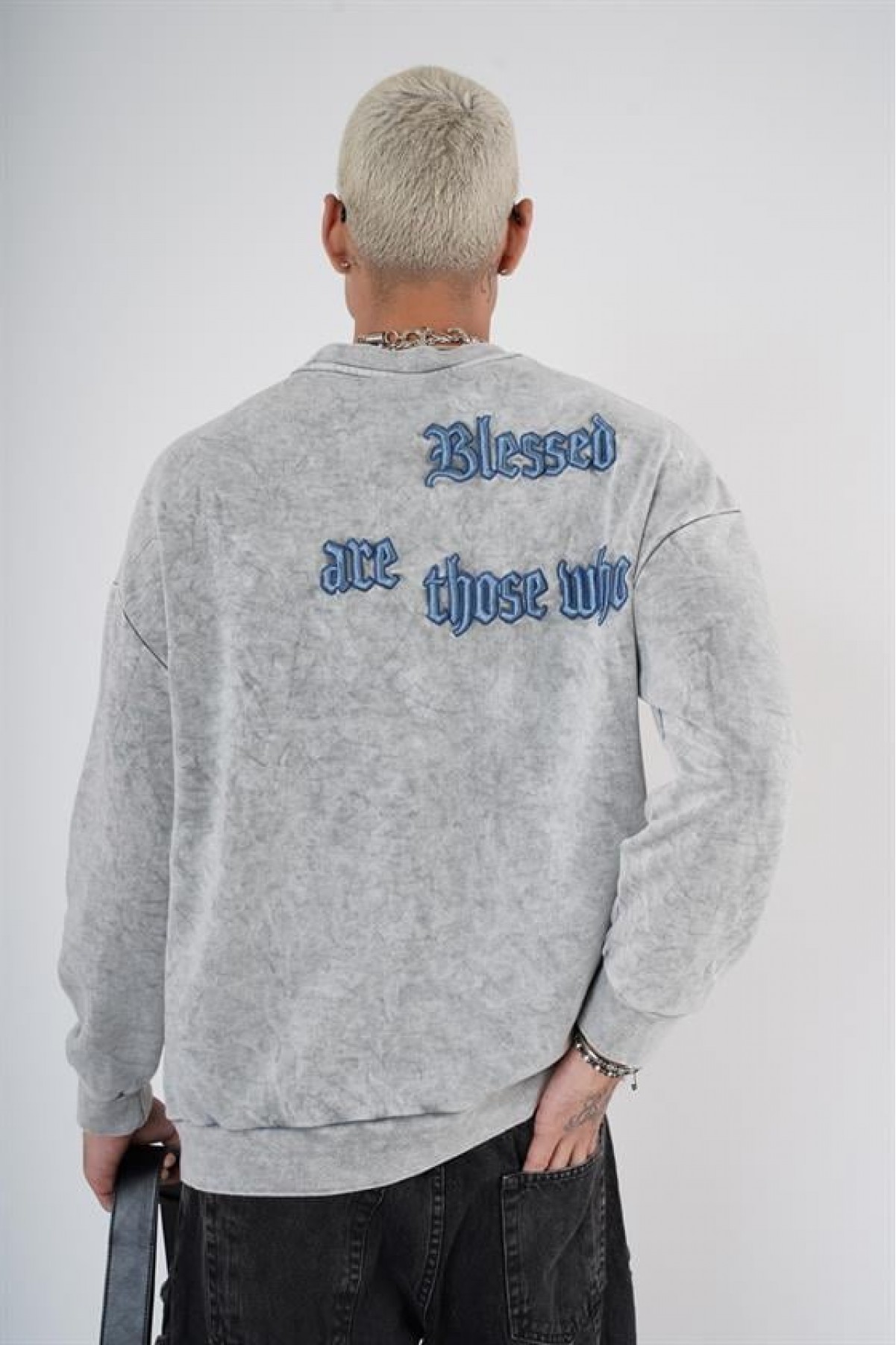 Bisiklet Yaka Yazı Nakışlı Yıkamalı Oversize Kalıp Unisex Sweatshirt S