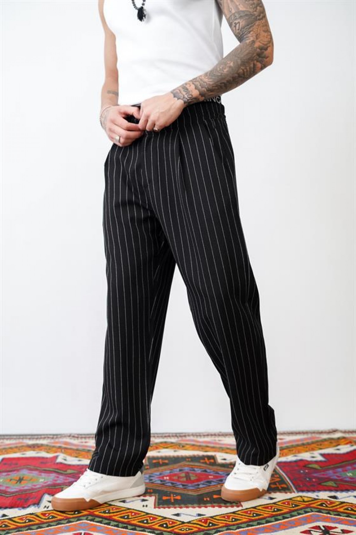 Bol Kesim Çizgili Arkası Ve Yanları Cepli Pantolon S