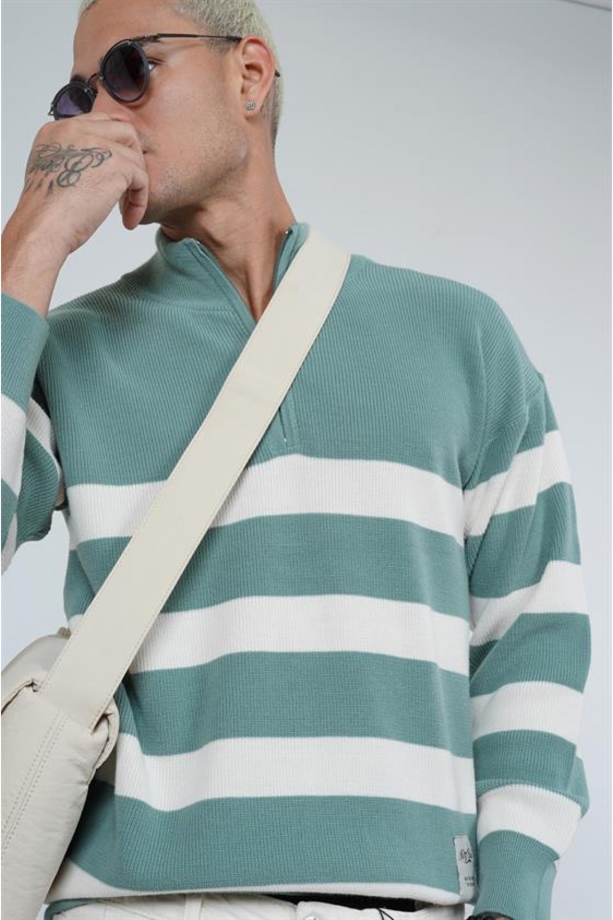 Dik Yaka Yarım Fermuarlı Çizgili Oversize Kalıp Erkek Kazak S