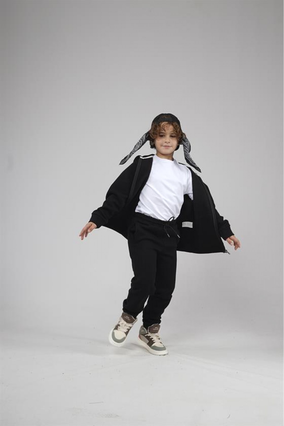 Kingbrich Kids Kapüşonlu Önü Fermuarlı Alt Üst Takım 7/8 YAŞ