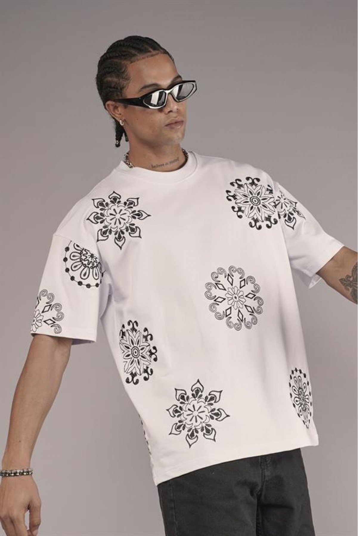 Nakış Detaylı Oversize Kalıp Unisex Tişört S