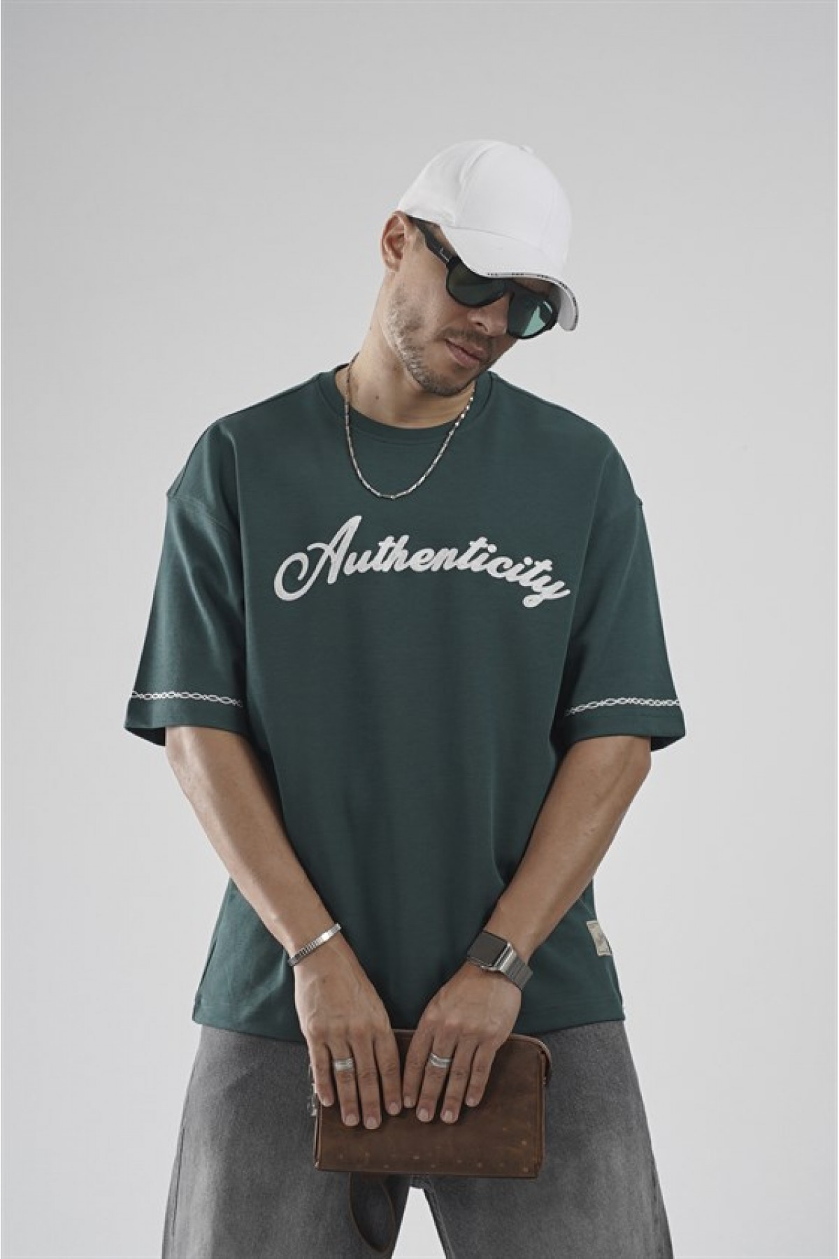 Oversize Kalıp Authenticity Nakış Detaylı Tişört S
