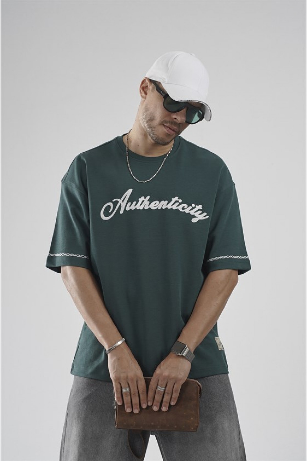 Oversize Kalıp Authenticity Nakış Detaylı Tişört S