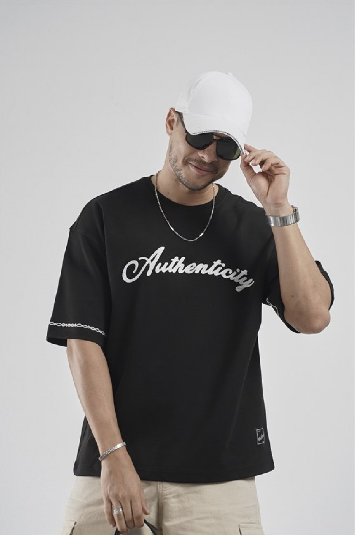 Oversize Kalıp Authenticity Nakış Detaylı Tişört S