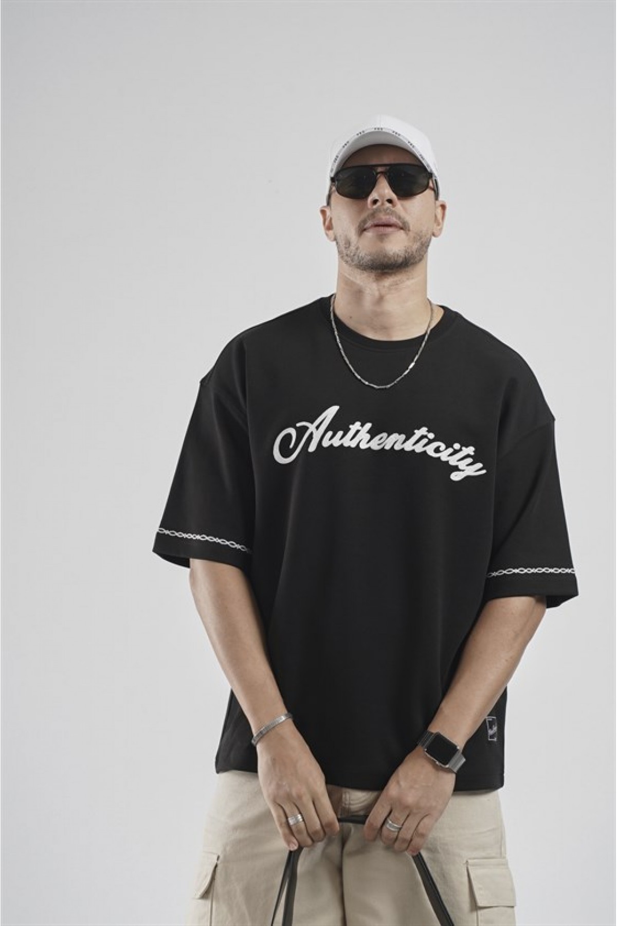 Oversize Kalıp Authenticity Nakış Detaylı Tişört S