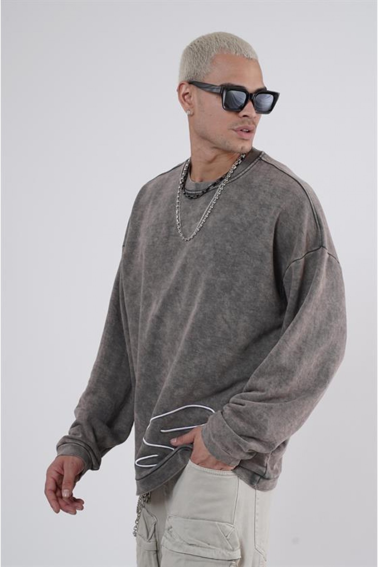 Yıkamalı Oversize Kalıp Nakışlı Sweatshirt S