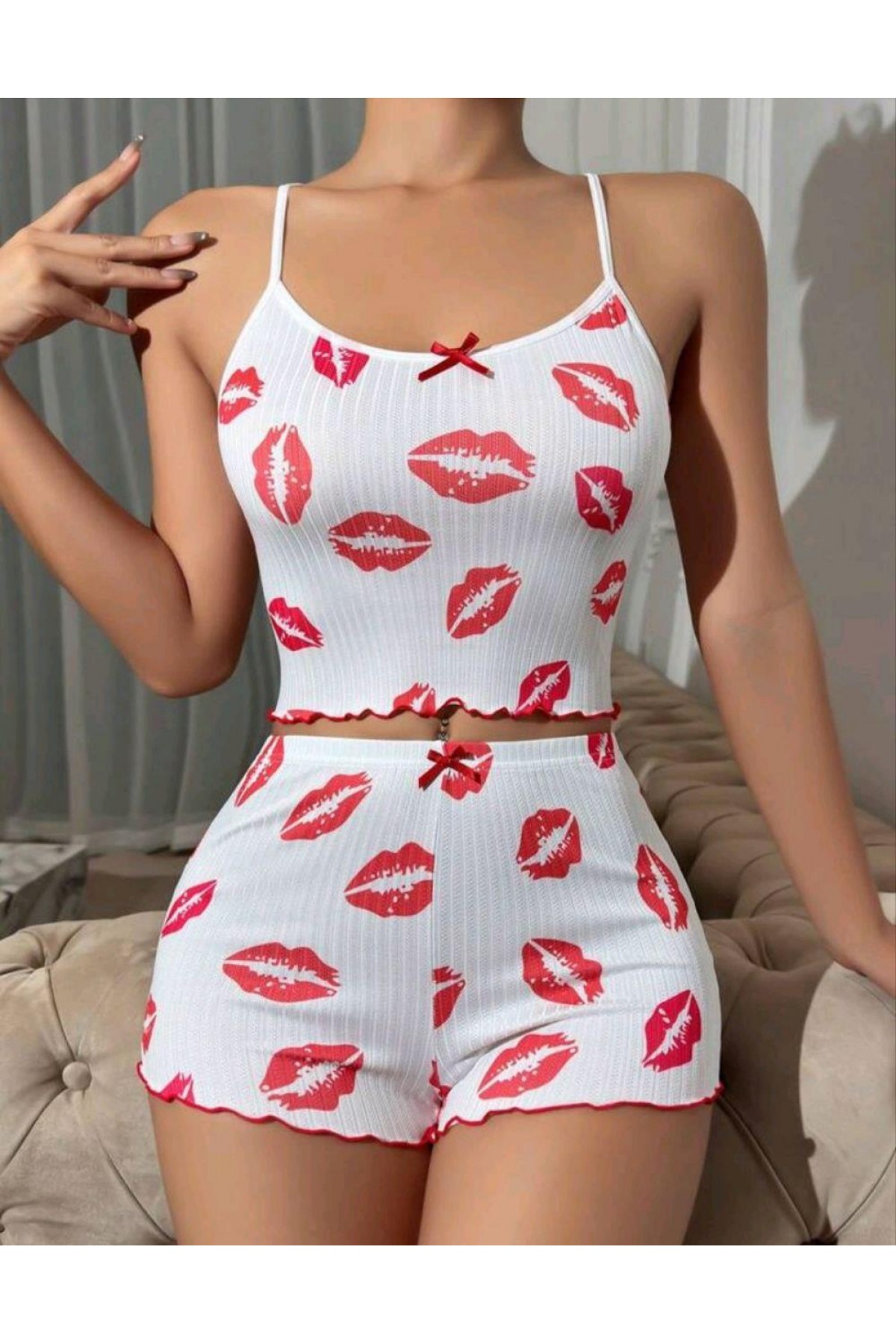 Kadın Beyaz Dudak Desenli Seksi Gecelik Takım 6642 S/M