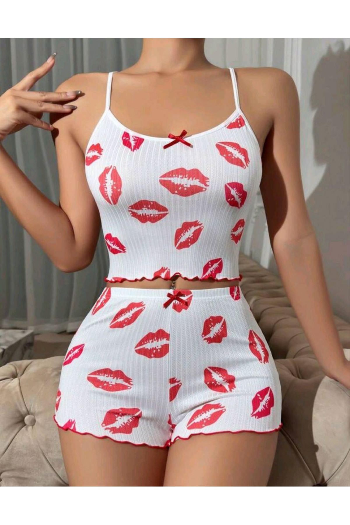 Kadın Beyaz Dudak Desenli Seksi Gecelik Takım 6642 S/M