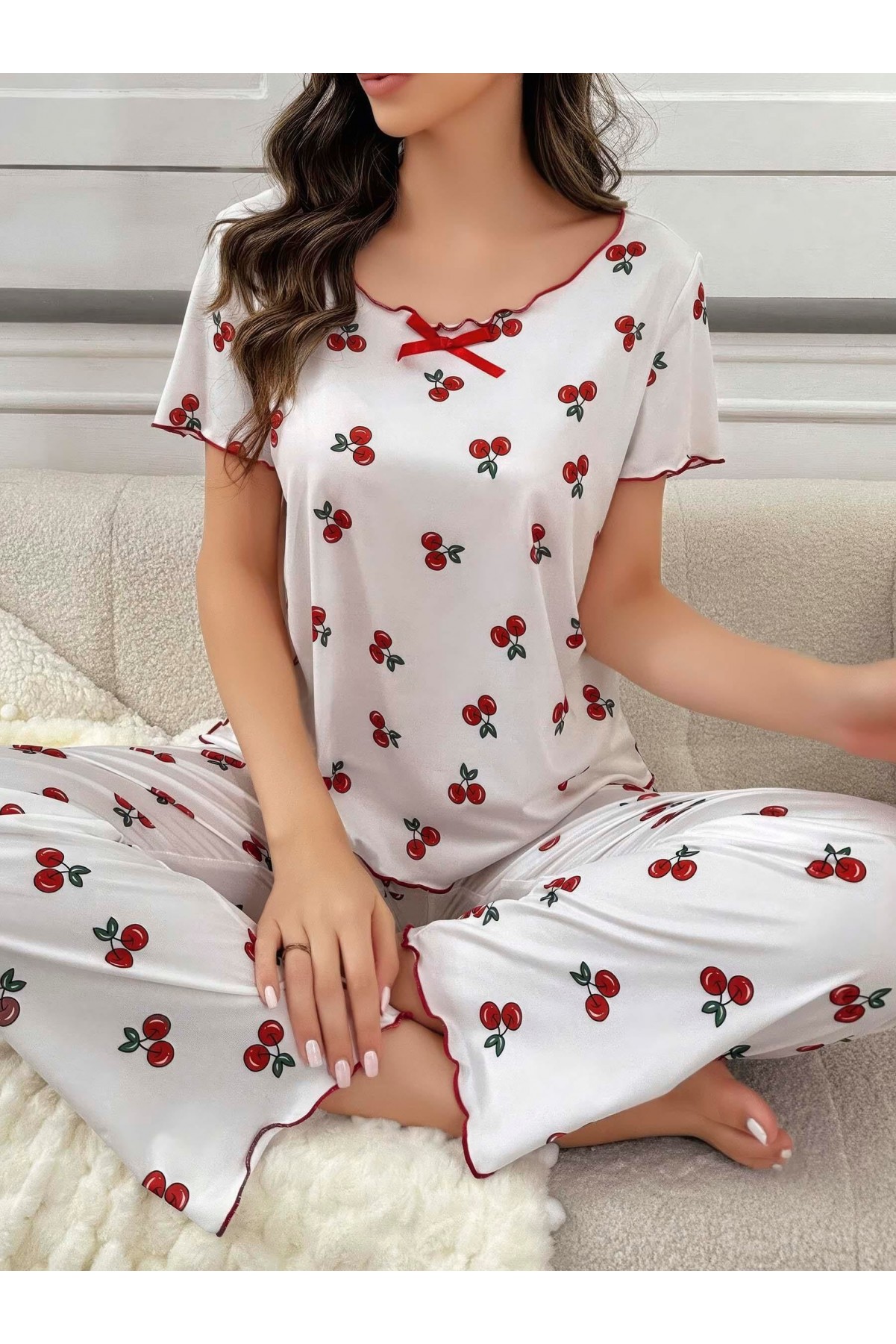 Kadın Beyaz Kiraz Desenli Kısa Kollu Yumuşak Pijama Takımı 5128 L/XL