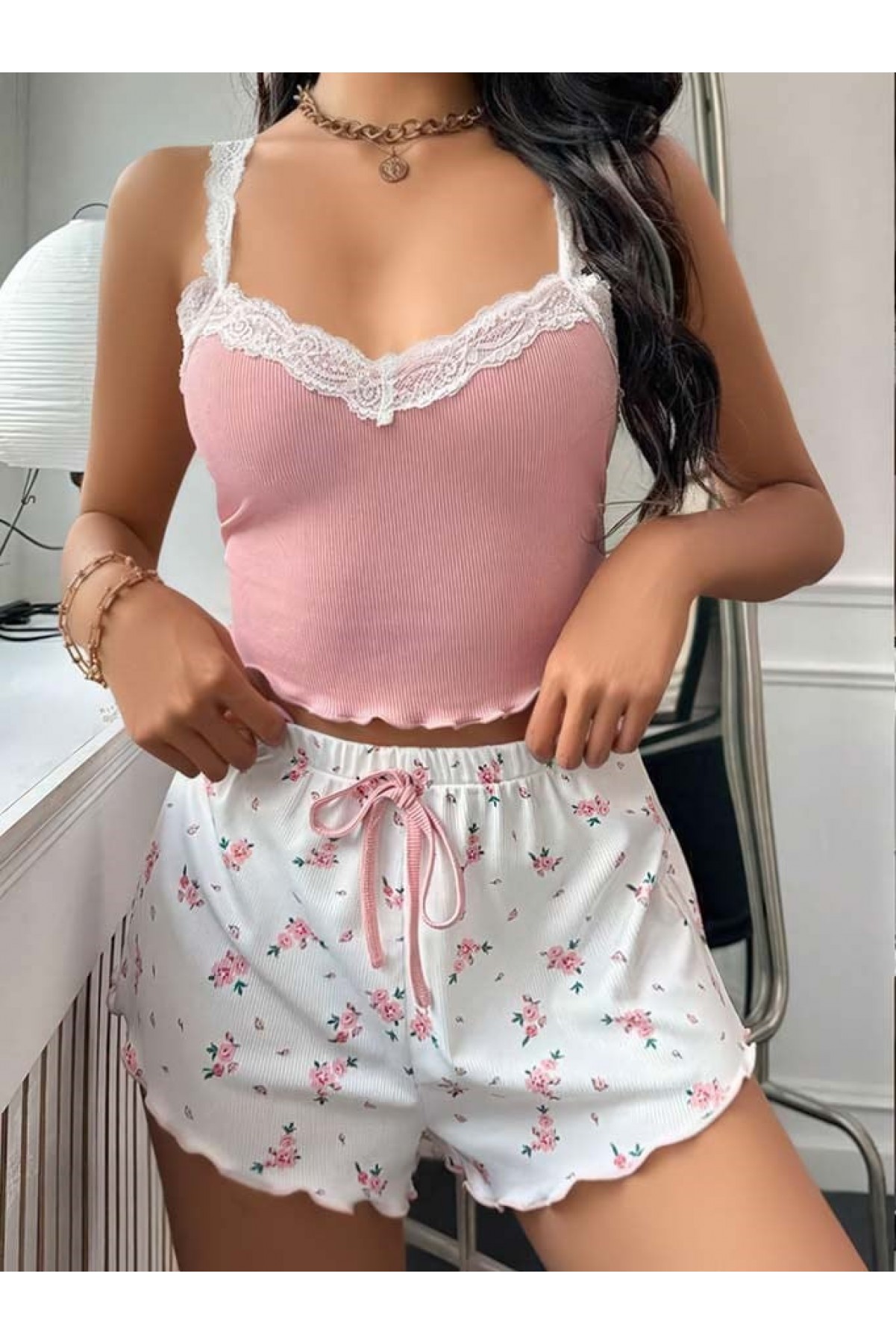 Kadın Çiçek Desenli Dantel Askılı Şortlu Pijama Takımı 5200 Pembe