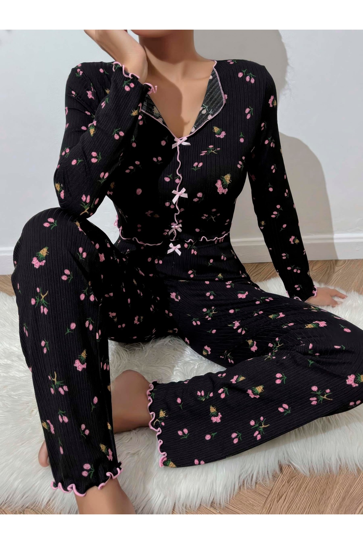 Kadın Çiçek ve Fiyonk Desenli Yumuşak Pamuklu Uzun Pijama Takımı 5134 SİYAH