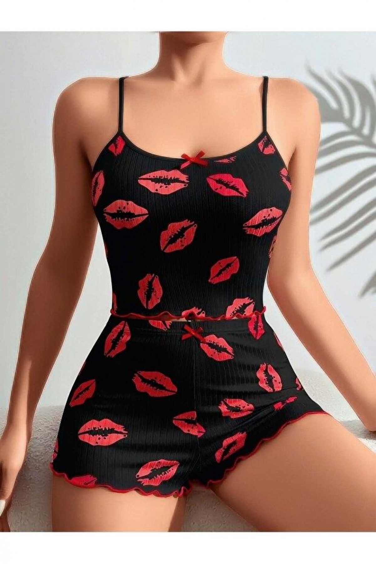 Kadın Siyah Dudak Desenli Şortlu Pijama Takımı 5057 SİYAH