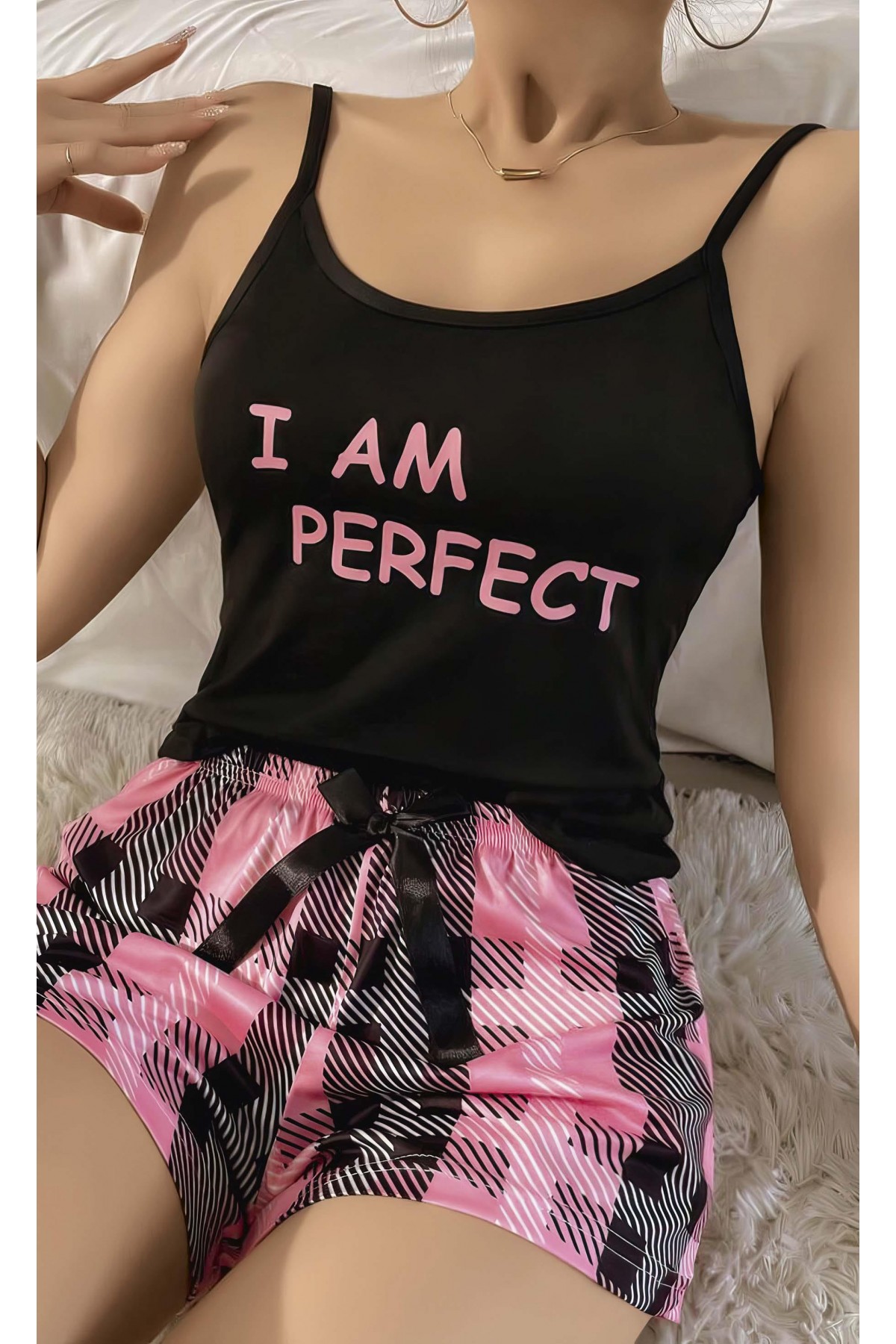 Kadın Siyah Kare Desenli Askılı Şortlu Pijama Takım 6652 SİYAH