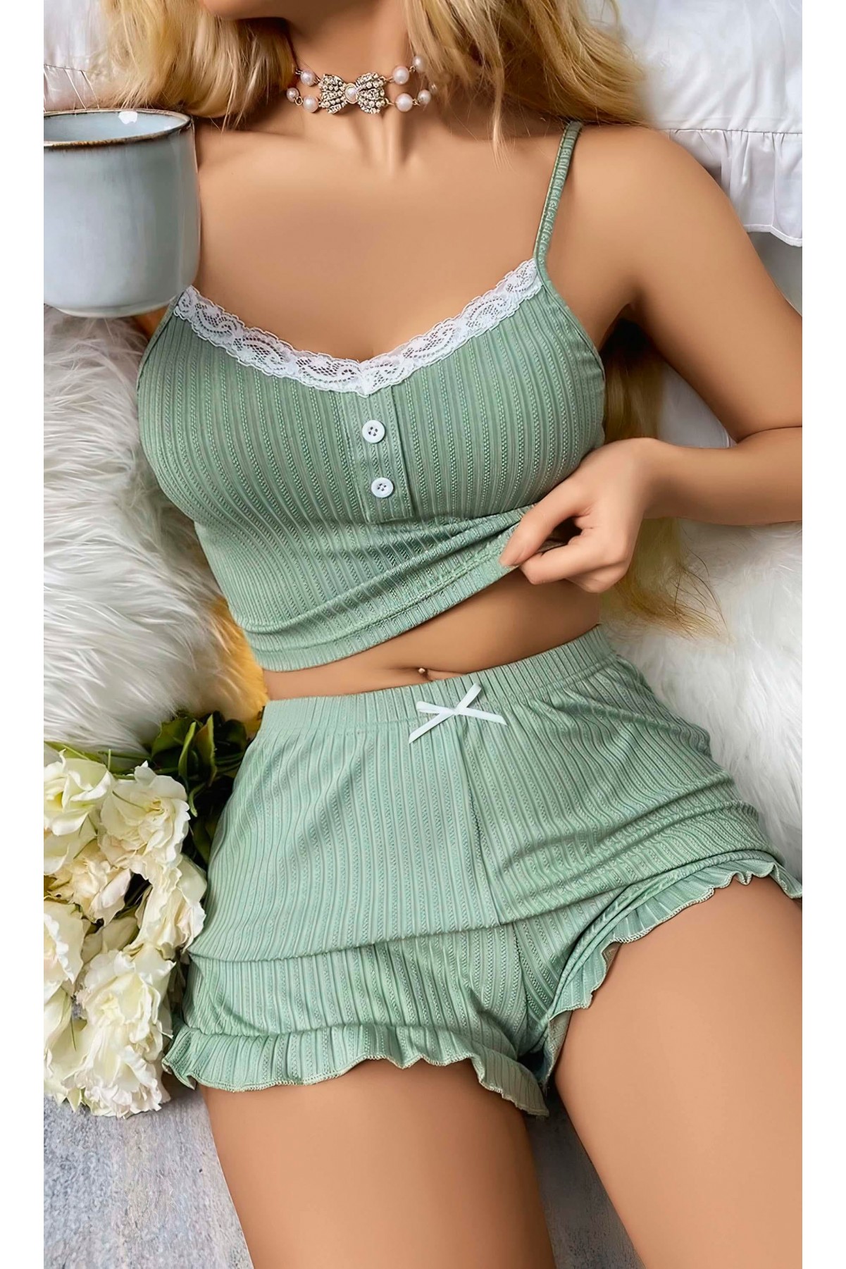 Kadın Yeşil Dantel Detaylı Şortlu Gecelik Pijama Takımı 5014 Yeşil