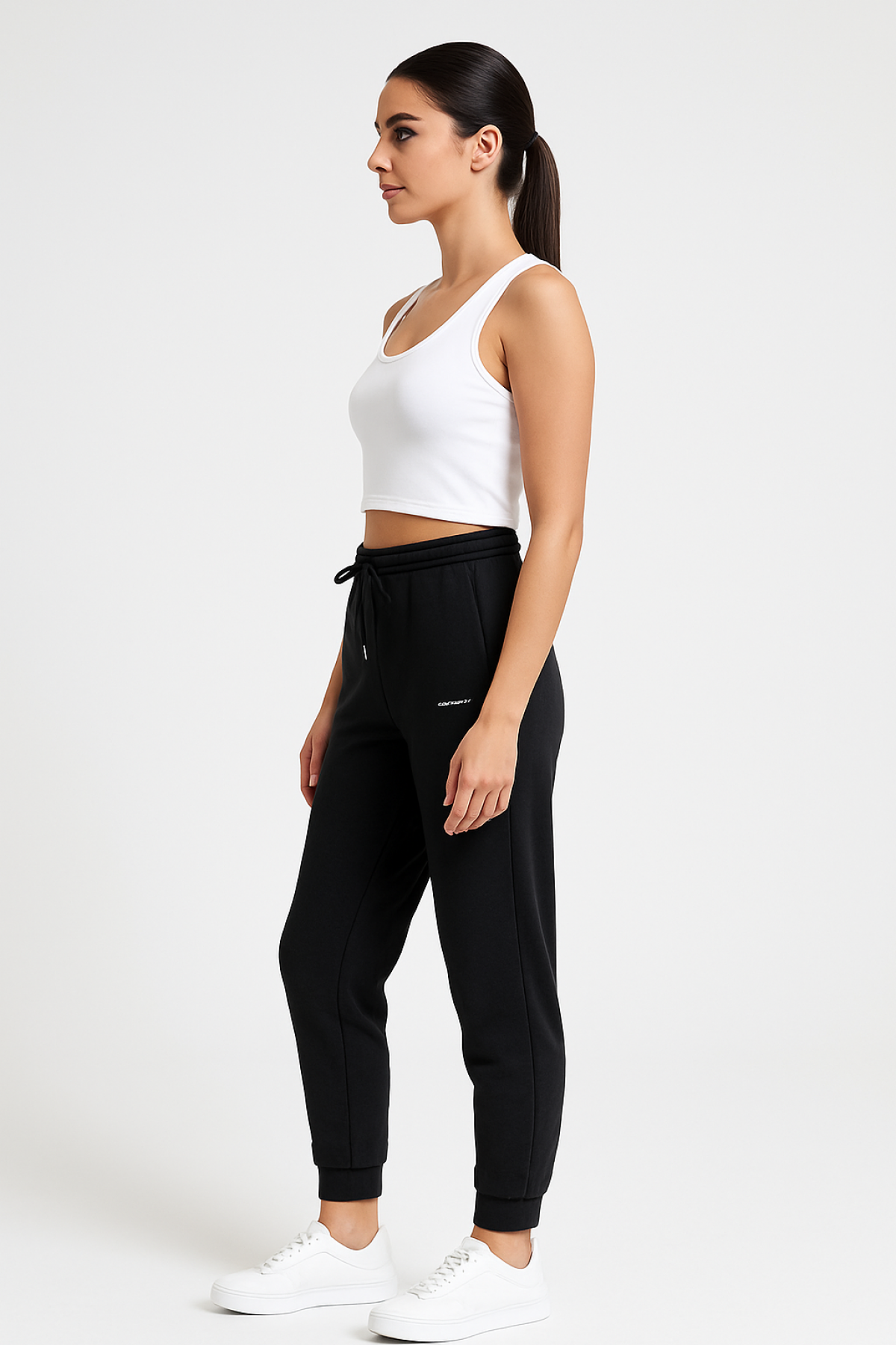 Kadın Siyah Jogger Eşofman Altı Yüksek Bel, Rahat Kesim, Şık ve Spor Stil