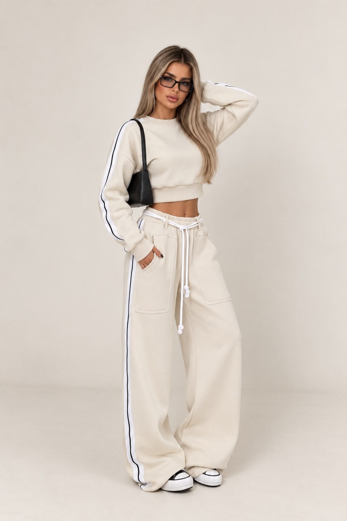 Şerit Detaylı Crop Sweatshirt ve Geniş Paça Eşofman Takımı