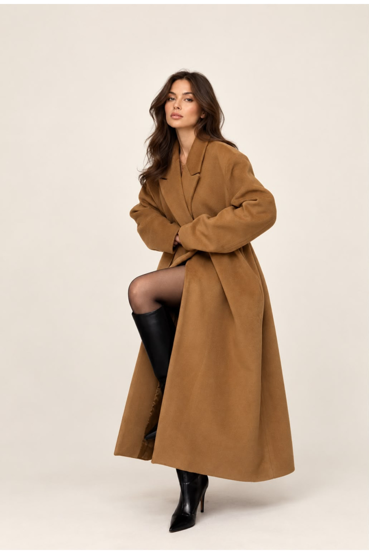 Astarlı Deri Kemerli Oversize Kaban